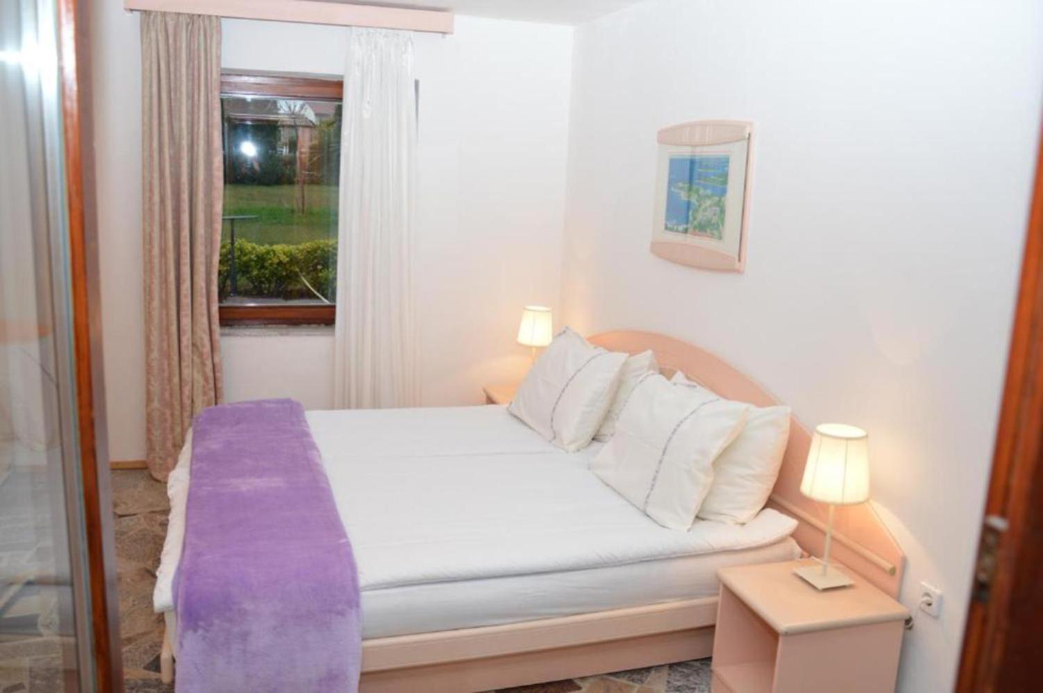 Apartments Aurelia Nova Vas  Eksteriør bilde