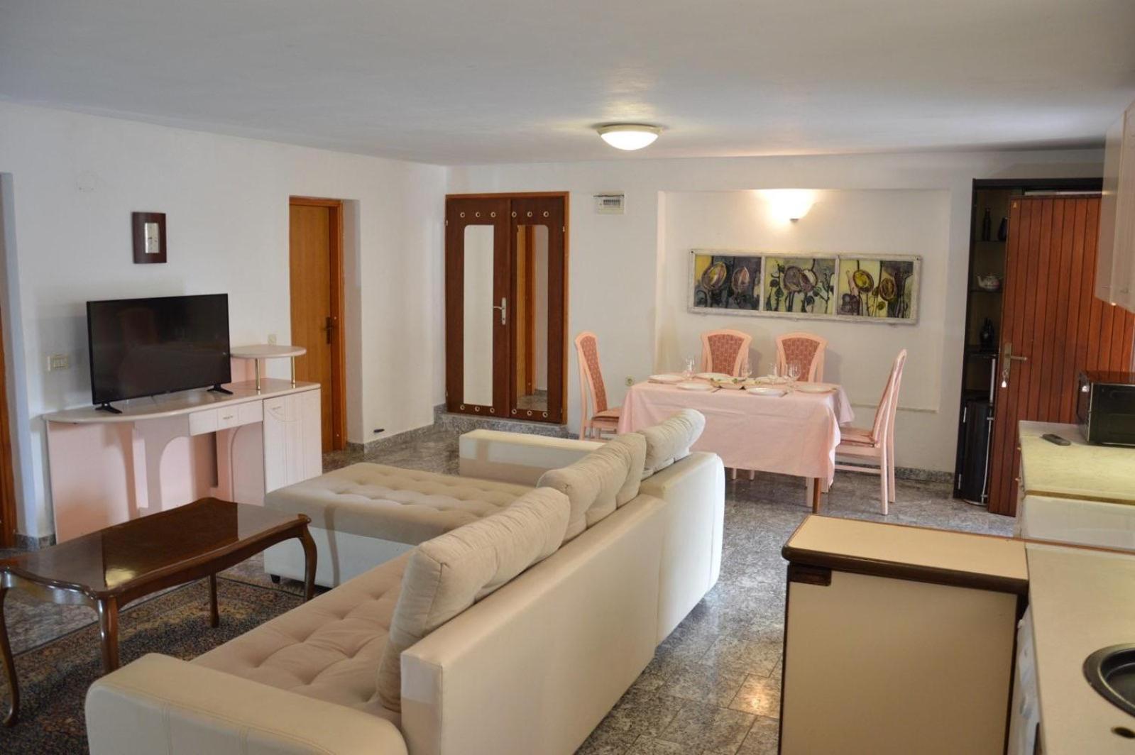 Apartments Aurelia Nova Vas  Eksteriør bilde